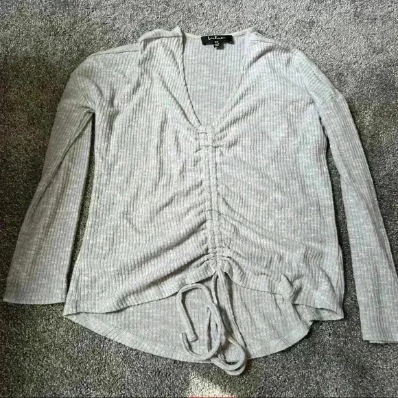 Lulu's Gray long sleeve/3/4 sleeve shirt with tie ruching on front size xs - Picture 1 of 4